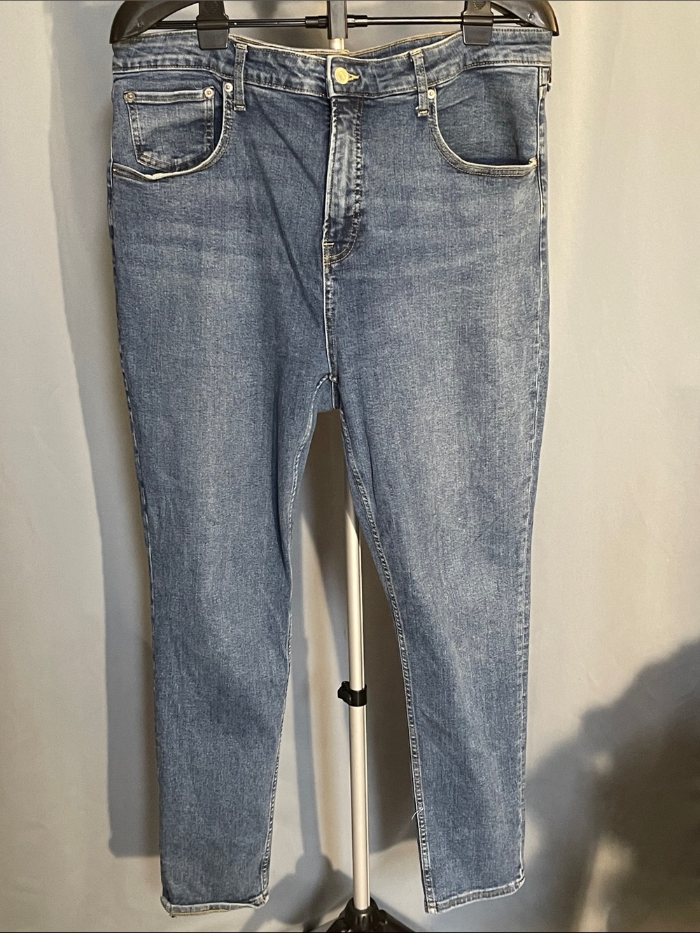 Free Assembly Light Wash High-Rise Jeans - Blue